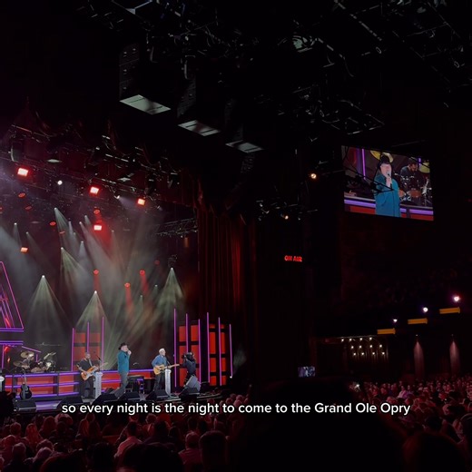Come with us to The Grand Ole Opry, one of our favorite date night spots in Nashville, Tennessee. Get ready to enjoy a night listening to the most talented and wide range of country artists performing right before your eyes. | Grand Ole Opry