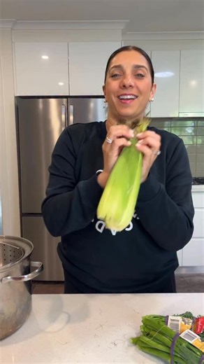 Basic but not bland 💛 Tonight’s dinner is steak and three veg , but a little love (and flavour) goes a long way. The magic touch is a quick lemon, olive oil and oregano drizzle over the veggies. Simple, fresh, and full of flavour, that’s how I like it. Check out the details below. Lemon dressing Equally part lemon juice and olive oil 1 tbs greek dried oregano Whisk while adding the olive oil to emulsify AIr Fryer Brocolini 2 bunches brocolini Wash and trim the ends Add to the air fryer and driz