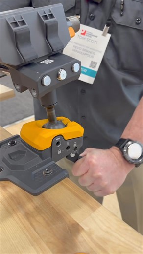 Extremely Versatile Bench Vice! #benchvice #toolsofthetrade #innovation #tradeshow #NHS | BYOT