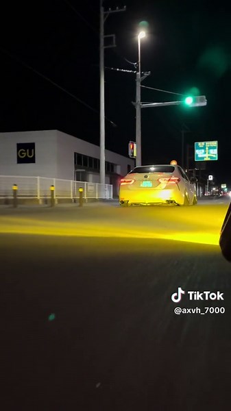 カムリは直4のハイブリッドじゃなきゃ完璧だった🥺 #おすすめ#おすすめにのりたい#バズれ #おすすめに乗ったら教えて #雪国のカムちゃん #生脚という世界へようこそ #生脚#生脚しか勝たん #eternal#358garage #camry#camry70 #カムリ#70カムリ #ハイキャンバー #20度通し#着地 #シャコタン #腹下加工 #toyota#車好きと繋がりたい