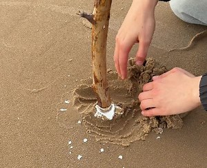 725K views · 1.4K reactions | Fire in sand! | 5-Minute Crafts Play | Facebook