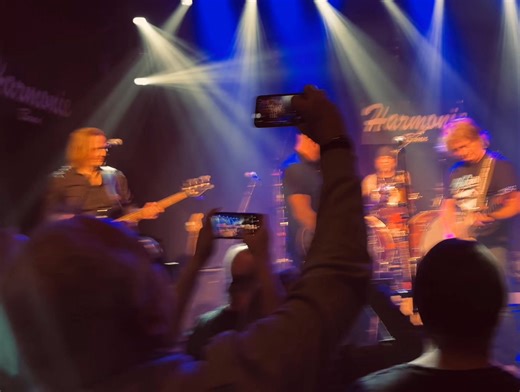 What a great last tour show on Thursday at Harmonie Bonn. Thx to all of you out there for accompanying us during the last six weeks. If you want to hear more of ‘Little wing’ - a special encore feat. Thomas Blug on guitar - let us know 😉 Have a nice weekend everyone! O. H. P.S.: Very special thanks to our promotion partners ROCK ANTENNE, GoodTimes, eclipsed-Rock-Magazin, Breakout Magazin, Musix and Knaggs Guitars! #oliverhartmannofficial #twentytimescolder #anniversarytour #thomasblug #littlewi