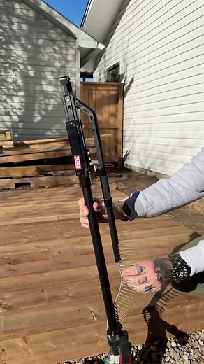 This is the @sencobrands DS530-D1 auto feed attachment is such a back and knee saver • It can fit on the Senco, Makita or Dewalt screwgun • Here i am using the Makita 2500 rpm Screwgun which has lower rpm and higher torque and the drywall screwgun. This setup will sink 3” deck screws . . . #tools #construction #framing #senco #sencopartner #deck