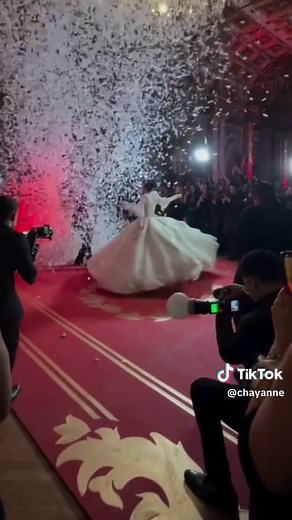 Tiempo de Vals: Acompaña Momentos Especiales 🎵