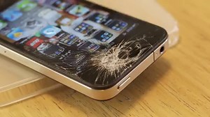 This quick video shows you exactly why #SimpleSnap is the ideal Screen Protector! www.simplesnap.com #ScreenProtector #TemperedGlass | Simple Snap