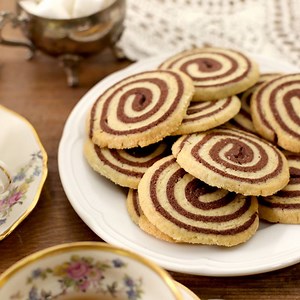 4.2M views · 17K reactions | BISCOTTI GIRANDOLA Un vortice di cacao e...