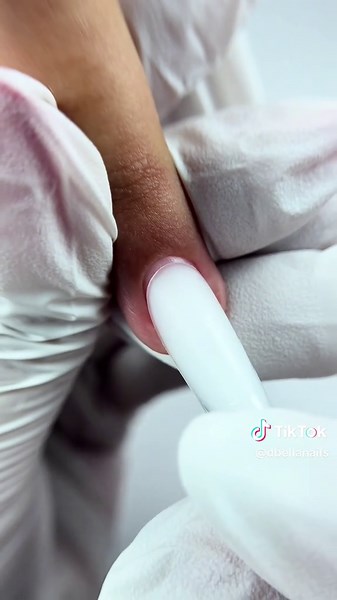 Manichiura cu smart forms full cover russian almond