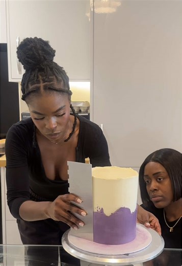 Mastering Fault Line Cake Decoration in One-on-One Class