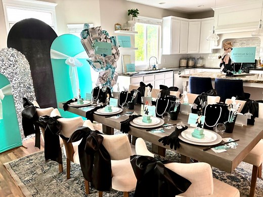 She got it at Tiffany’s! Pretty party details for an all-out Tiffany & Co. themed gathering