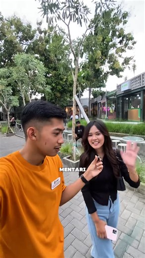 Bayu Putra Pratama on Instagram: "TRAKTIR RANDOM ‼️ AJAK CEWEK CANTIK MAKAN BAKSO CAK’EB 😍 📍BAKSO CAK’EB RUANG KITA ( Idaku Super Grosir Pasuruan ) #traktir #bakso #cewekcantik #pasuruan"