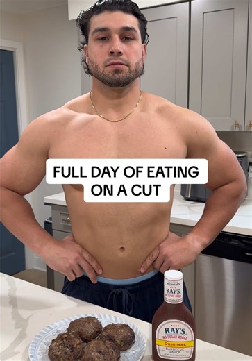 Full day of eating on a cut. Total calories: 2289 Protein - 278g Carbs - 179g Fat - 44g #fulldayofeatingonacut #cutting #fulldayofeatinginadeficit @Steel Supplements @Kevin Junior Products Ltd @Recess