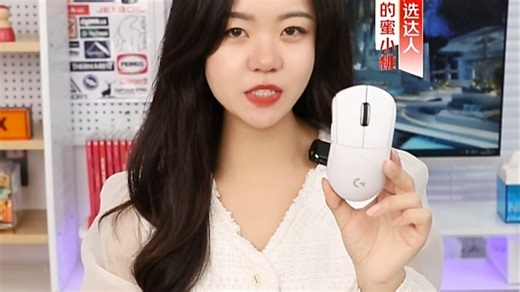 游戏操作新体验，实测手感舒适跟手，98键紧凑布局不误触，Type-C可插拔设计适配多设备，青轴触发快响应迅速，办公 gaming 两不误，打字如行云流水，便携性