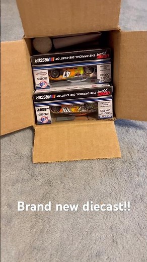 NASCAR DIECAST UNBOXING! Brand new cars! Raced version and more!
