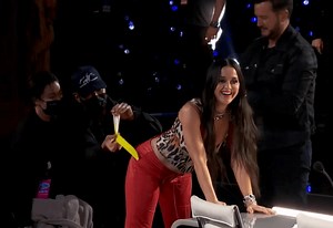 Luke Bryan Hilariously Reacts to Katy Perry Splitting Her Pants on 'American Idol'