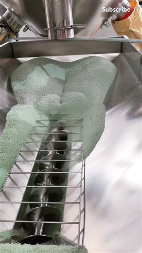 Plastic pellets drying and conveying by screw #machine #recycling #technology