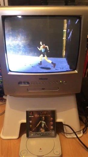 TOMB RAIDER 1 (PS1) ON A CRT TV #retro #retrogaming #tombraider #tombraider1996 #crt #crtgaming