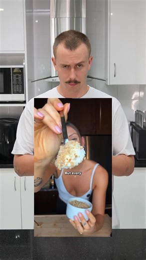 Ben Moore | Online Coach on Instagram: "High Protein Cheesecake Highly recommend you give this a go! Recipe: 190g low fat cottage cheese half a lemon zest (I used lime) 1.5 tbsp lemon juice (I used lime it was a nice touch) 1/2 tsp vanilla extract pinch salt (use less then you think) Sweetener to taste (I used sugar free maple syrup) 30g graham crackers (I used 2 biscoff cookies… absolutely slapped) How to make it: - Add everything to a blender (besides cookie topping) and blend - Once done tran