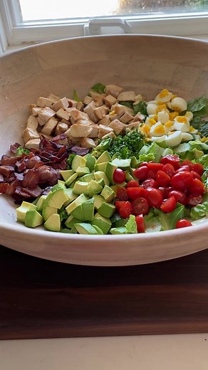 Cobb Salad w Creamy Lemon Dressing ❤️‍🔥 https://hungryhappens.net/cobb-salad-with-the-best-creamy-lemon-dressing/ | hungry happens