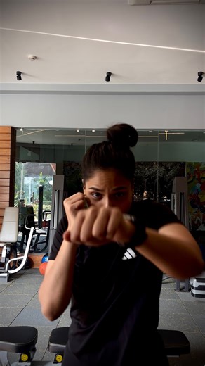 Urshela D'Rozario on Instagram: "No one has ever regretted a workout . #training #womenmotivation #fitnessgirl #fypage"