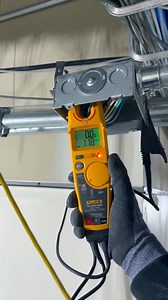 ⚡ FieldSense allows you to take AC voltage, current, and frequency measurements through the open fork without making direct metal-to-metal contact. via @mad_electrician_official (on Instagram) | Fluke Corporation