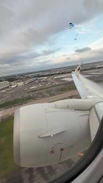 American Airlines Boeing 737-800 departs Runway 31L at JFK