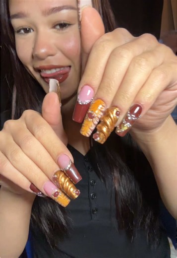 To see the full posted set visit my insta @ Nailsbymali.e ! If you’re interested in booking a set dm this acc or my insta #nailtech #longnails #nailart #fyp