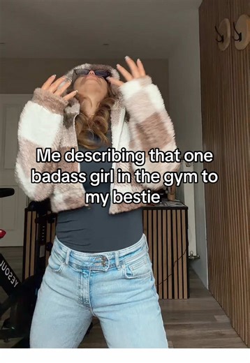 Always here to support the girls that are 🔥 #bestie #gymgirl #gym #glasses #vibes