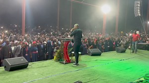 29K views · 871 reactions | My estimation might be wrong of how many people were there here, all I know is that THOUSANDS AND THOUSANDS of a beautiful nation of ZIMBABWE in MUFARO gathered to Worship the KING JESUS. This moment for me when they all sang BUSA. When FAVOUR & GRACE have located you, It doesn’t matter who you are and what your abilities are : GOD WILL ELEVATE YOU  THANK YOU AFM OF ZIMBABWE  ❤️❤️ | Omega Khunou | Facebook