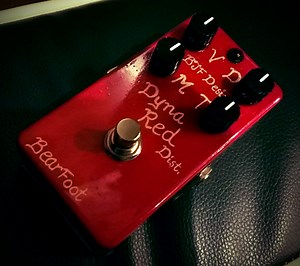 評判の良いディストーション「Bearfoot FX Dyna Red Distortion 4nobバージョン」レビュー！