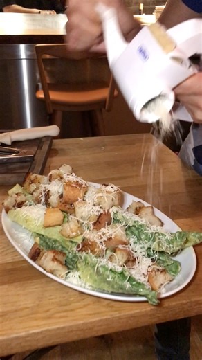 Tableside Caesar Salad 🤤🥬🍞🧀 | Foody Fetish