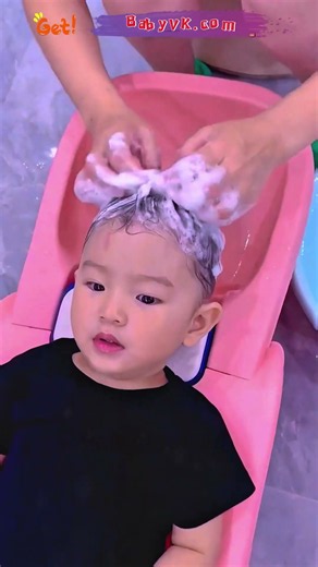 Foldable Baby Shampoo Chair: This Makes Washing Baby’s Hair So Much Easier! #Baby