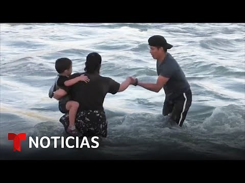 Los jóvenes que salvan migrantes de ahogarse en el río Bravo | Noticias Telemundo