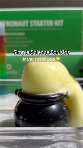 Simple Science - St. Patricks Day Chemical Reaction DIY