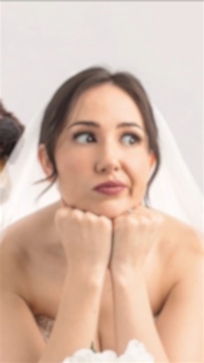 🙌 Weekend plans? Meet soprano Amy Ní Fhearraigh - Soprano , starring as Mařenka in The Bartered Bride opening this weekend💫 🎭 Company: Irish National Opera 🎶 Composer: Bedřich Smetana | 📚 Librettist: Karel Sabina Conductor: Richard Peirson Stage director: Louisa Muller, stage director Cast: Amy Ní Fhearraigh, Egor Zhuravskii, Carolyn Holt, David Howes, John Molloy, Rebecca Afonwy-Jones, Julian Close, William Pearson, Megan O'Neill Soprano, Ben Escorcio, Matthew Mannion 📸© Irish National Op