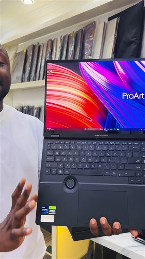 #asus_proart 16 oled STUDIO BOOK OLED [i9 13th , RAM 32Go, RTX 4070 8Go] 👉cor i9 13980HX 2,30~5,20ghz 32CPU 👉ram 32Go DDR5 4800hz 👉ssd 1Tb Gen 5 👉écran OLED tactile 16 pouce 4K 👉RTX 4070 8Go dédié GDDR6 NVIDIA 👉batterie 4h 6h 👉stylet disponible,