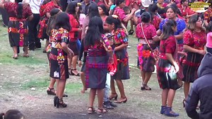 Las chapinas bailando la cumbia del Quetzal 🎶💃💃 | Producciones Gonzalez