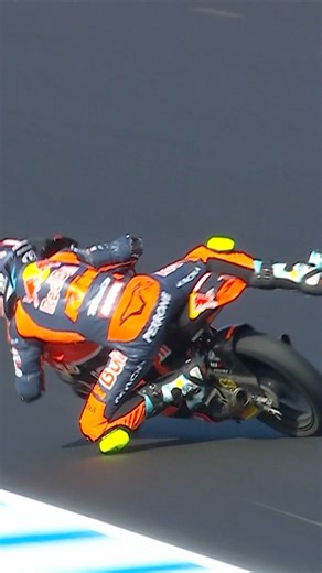 What a save 👏 Perrone holding on for deal life as Phillip Island kicked back in #Moto3 💥 #MotoGP | #AustralianGP | TNT Sports Bikes