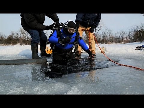 Ice scuba diving