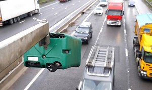 UK mobile phone driving laws explained by the RAC