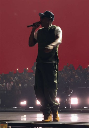 Jay-Z Paris Concert: Live Crowd Moments and One Song Skating