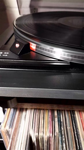 I found us a BSR P184 Belt drive turntable from the early 80s on Ebay. This is a quality machine that I would put up against modern examples. But it's not... modern I mean 💚 it takes modern headshells and cartridges. | Richard A Pauwels Jr