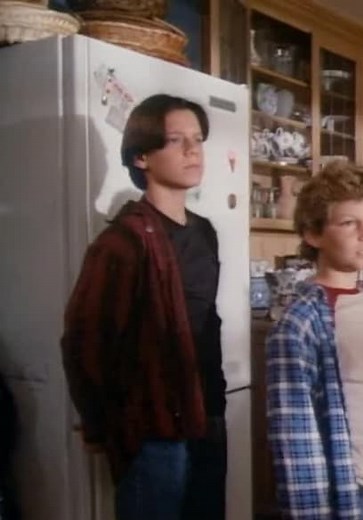 Eerie, Indiana S01:E01 - Foreverware