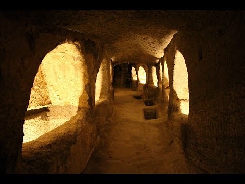 Οι κατακόμβες της Μήλου / Catacombs of Milos, Greece