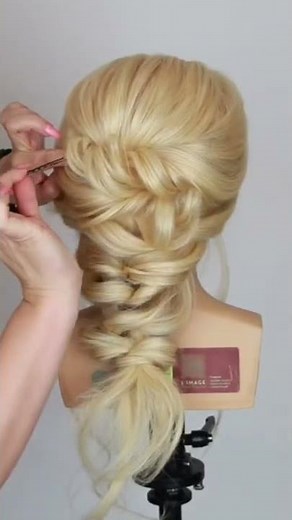 5 Updos Hairstyles - Learn How to Upstyle