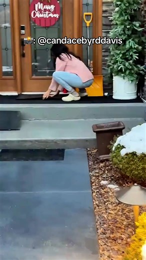 The walk was fun. The aftermath? Not so much. Say hello to the newest member of the Muddy Mat family: the Mesh Mat — built for paws, patios, and pet parents who’ve had enough of muddy floors. This isn’t your average mat. It scrapes, traps, and hides the grime before it ruins your rug. 🌟 Pet Parent-Approved Benefits: ✔️ Grabs mud, sand, and dirt off paws shoes 🐾 ✔️ Hex-shaped pockets hold debris out of sight 🔷 ✔️ Designed for outdoor durability — weatherproof & tough 💪 ✔️ Just rinse and go — 