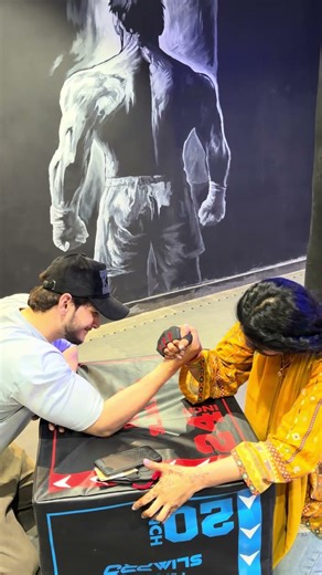Beat me in arm wrestling and take 5k #dare #subscribemychannel