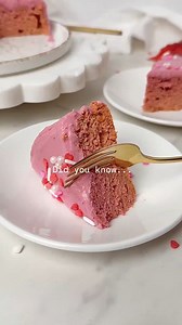 That feeling when your heart skips a BEET for the pretty pink velvet cake! 🩷 Make a Valentine's Day masterpiece that's high in protein, low in calories and fat and gets its rosy blush all naturally from beets by @hayls.kitchen. 💕 Ingredients for cake: - 80 g. Steamed Beets - ⅔ Cup Unsweetened Almond Milk, 160 ml. - 1½ Tbsp. Unsweetened Applesauce, 22 g. - 80 g. Whey-Casein Vanilla Protein Powder - ⅓ Cup 2 tsp. Flour, 45 g. - 1 tsp. Baking Powder Ingredients for frosting: - ½ cup Nonfat Plain G