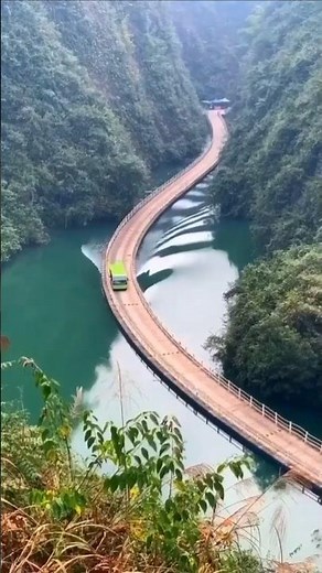 Unbelievable! China’s Shiziguan Floating Bridge Like a Dream Road#facts