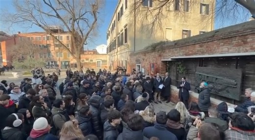 La Giornata della Memoria celebrata al Ghetto di Venezia, Stefani: «Essere qui è un dovere civico» VIDEO
