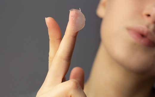 How to Get Vaseline Out of Hair | 8 Things to Try